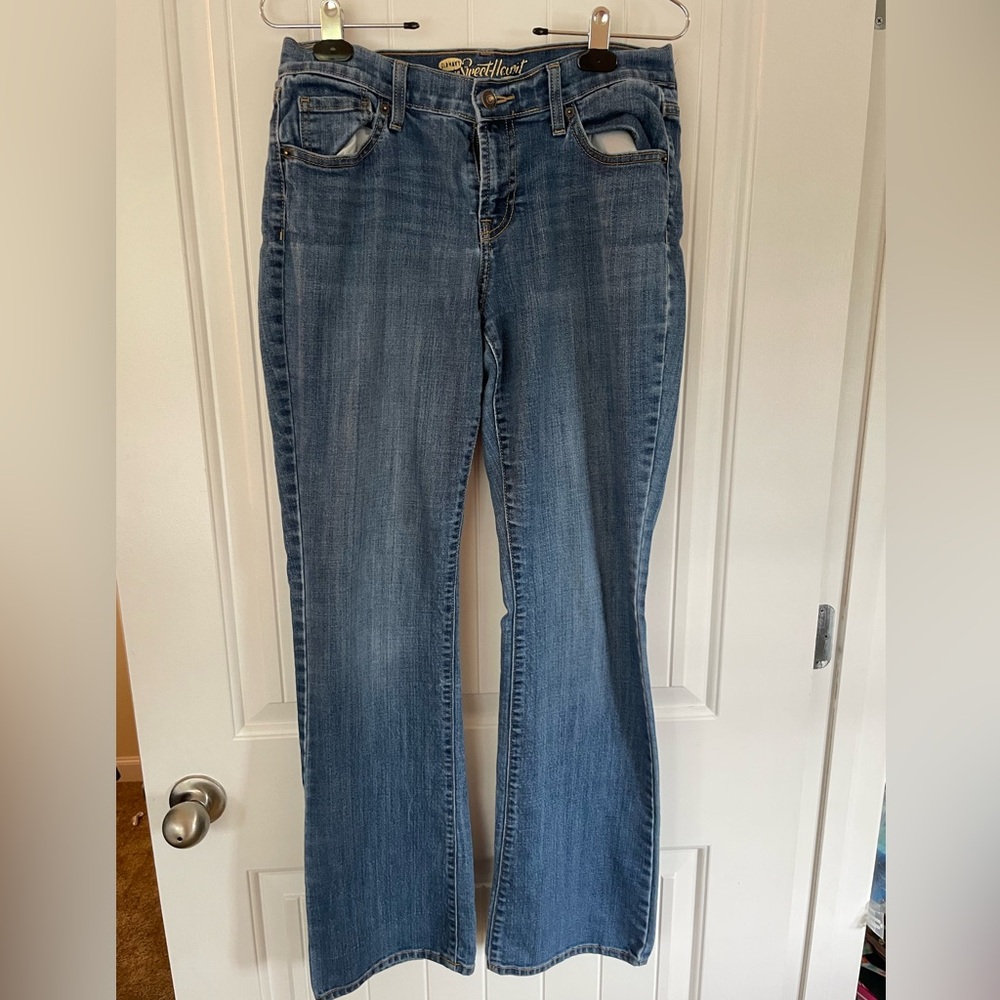 Old navy the sweetheart size 6. Smoke free home.